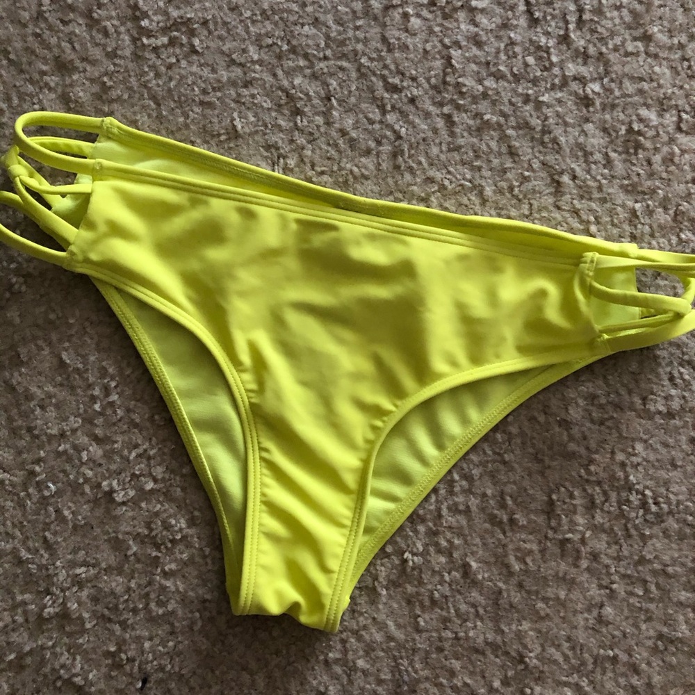 HOLLISTER Strappy Cheeky Fit Bikini Bottoms